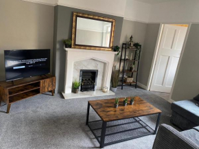 Chatsworth - Large Apartment Near Newcastle City Centre